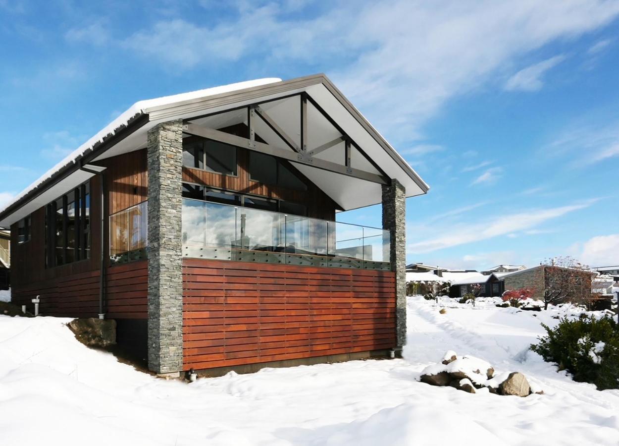 Lake Views At Antler Lodge Lake Tekapo Exterior photo